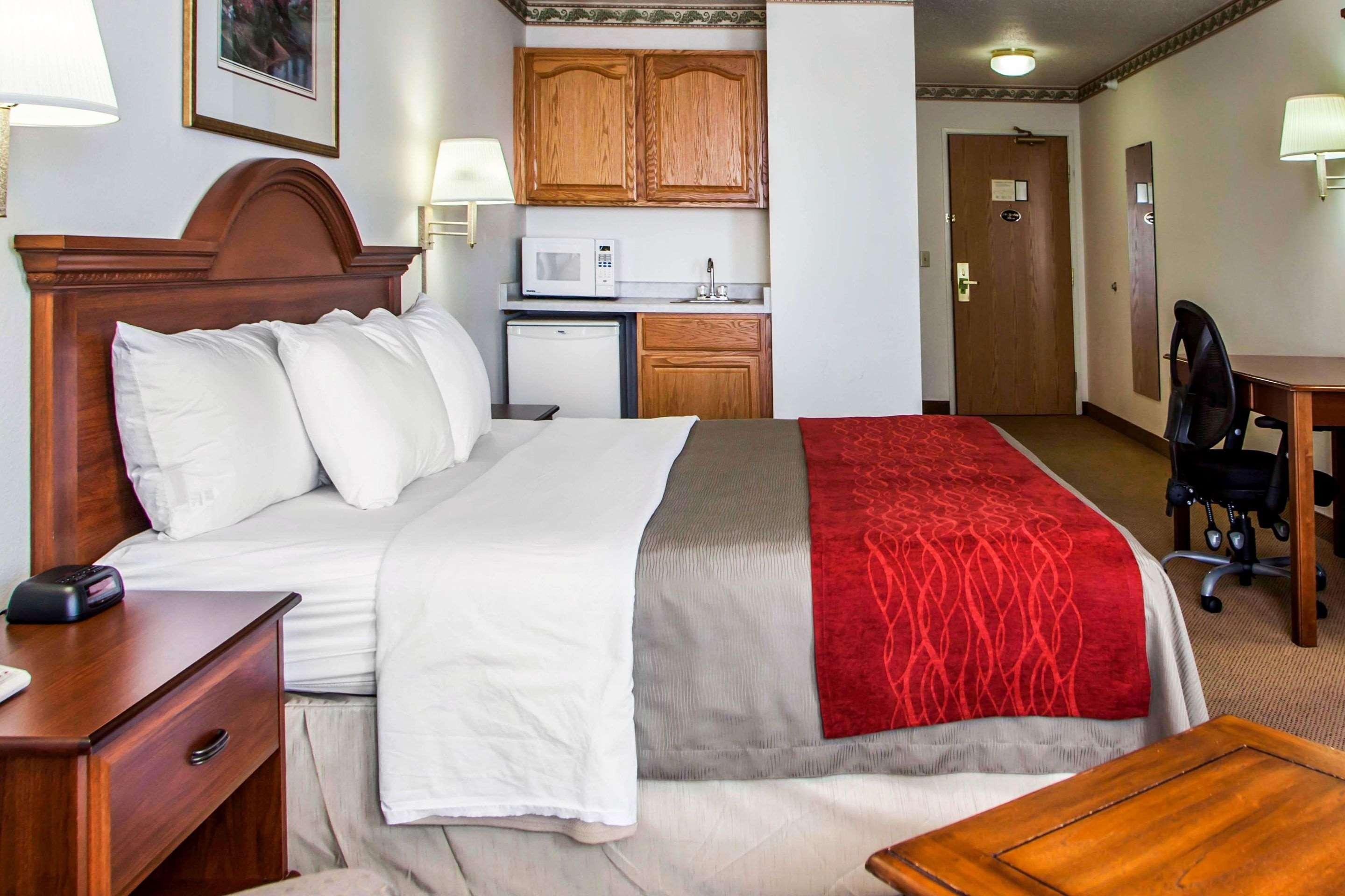 Comfort Inn & Suites Geneva- West Chicago Экстерьер фото