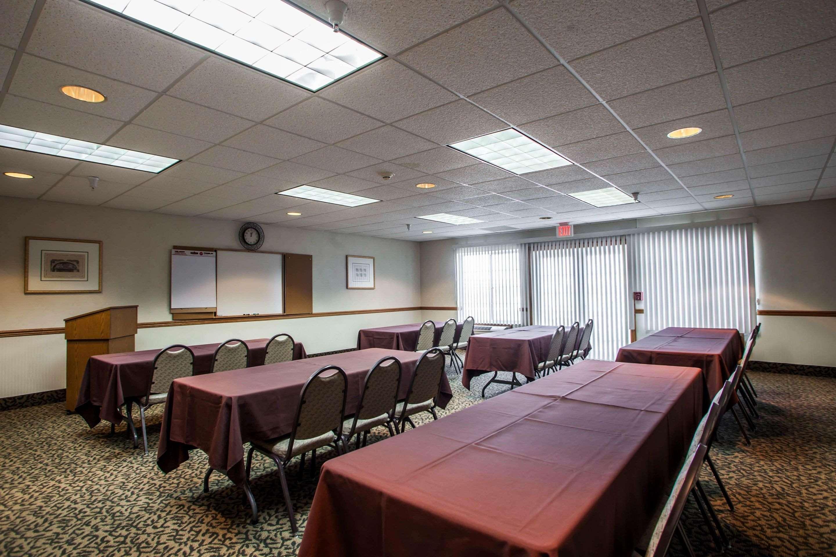 Comfort Inn & Suites Geneva- West Chicago Экстерьер фото