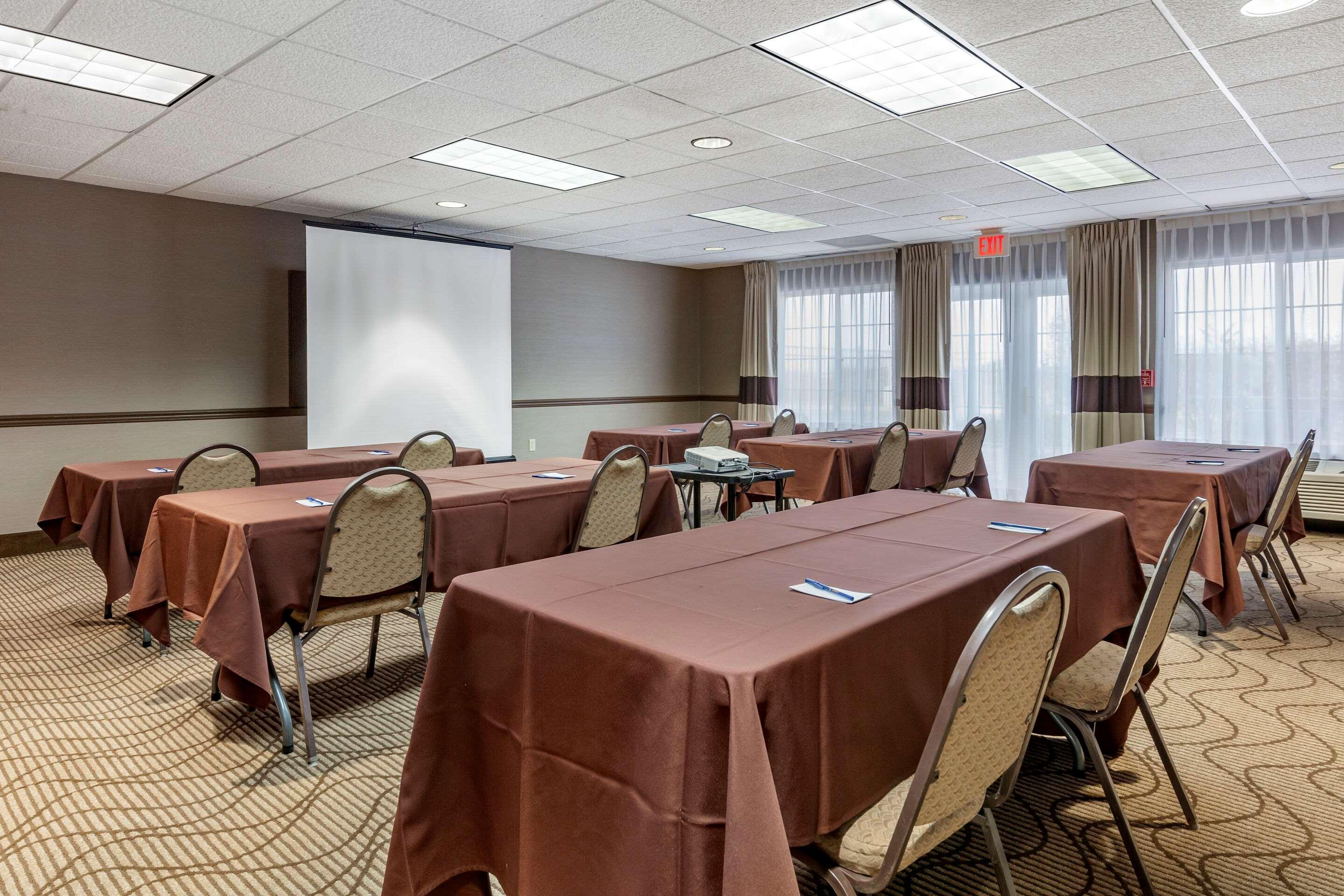 Comfort Inn & Suites Geneva- West Chicago Экстерьер фото
