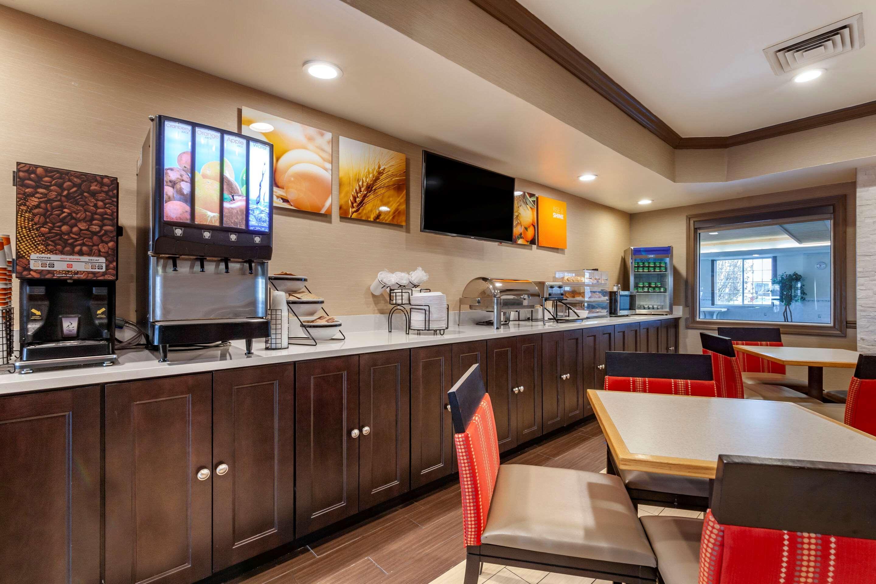 Comfort Inn & Suites Geneva- West Chicago Экстерьер фото