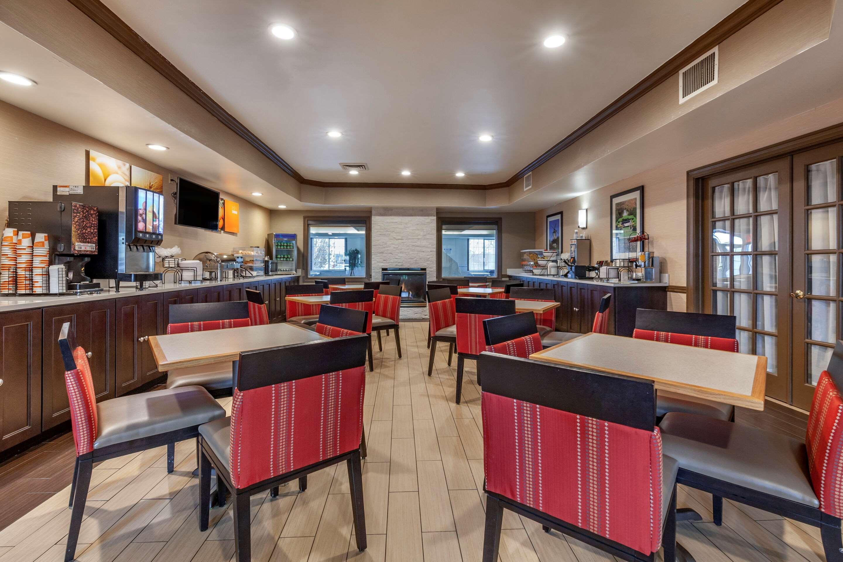 Comfort Inn & Suites Geneva- West Chicago Экстерьер фото