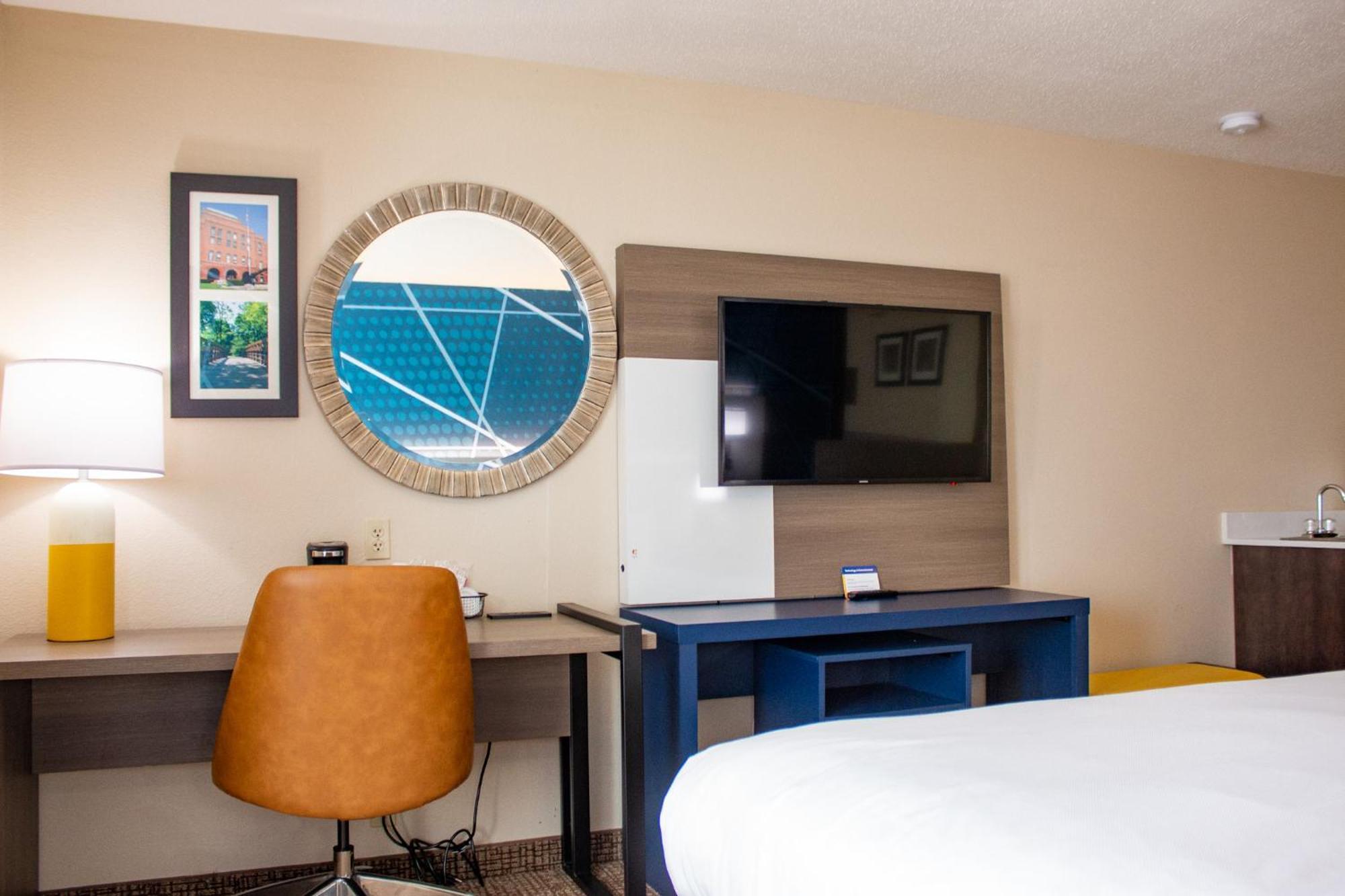 Comfort Inn & Suites Geneva- West Chicago Экстерьер фото