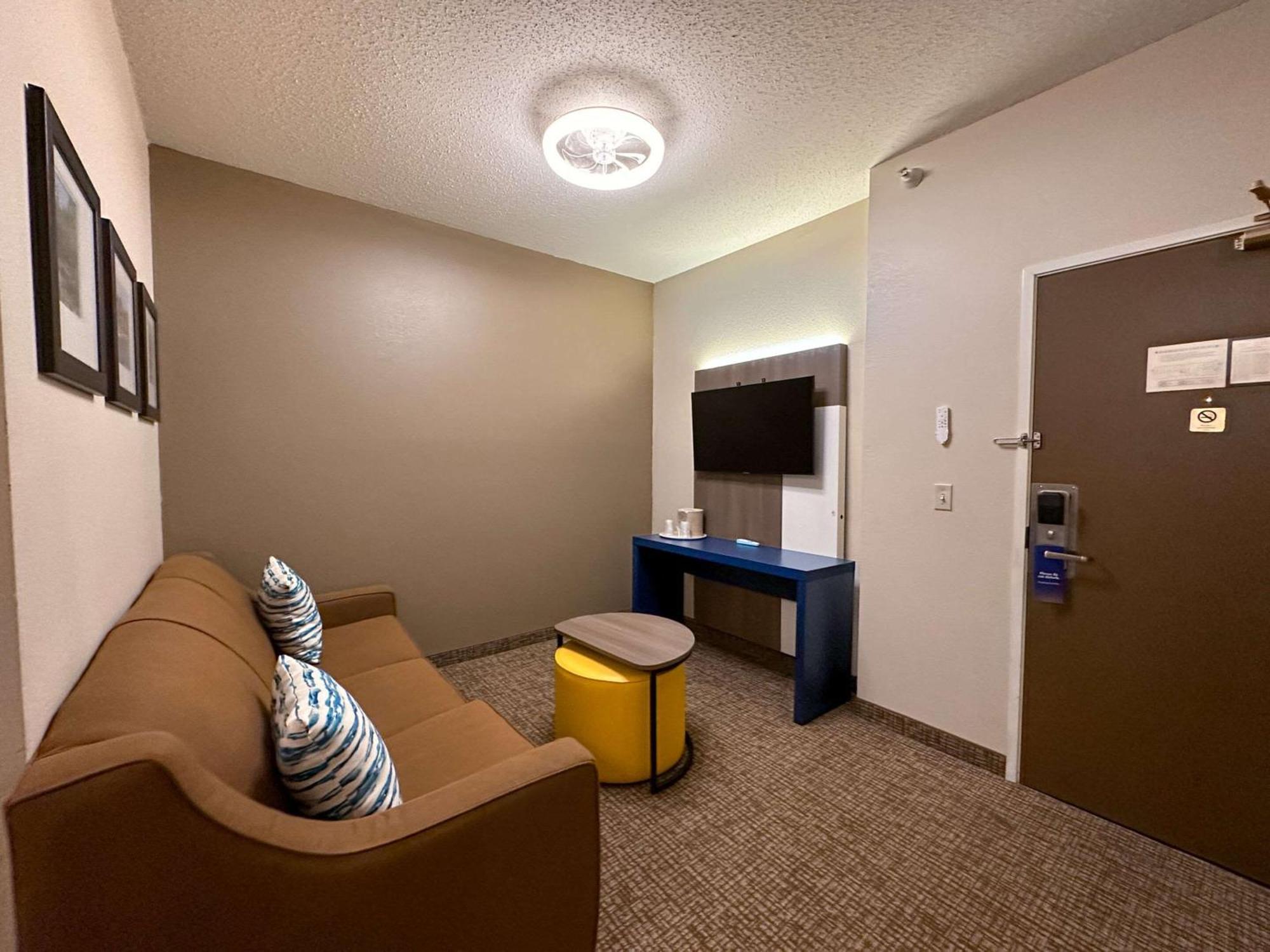 Comfort Inn & Suites Geneva- West Chicago Экстерьер фото
