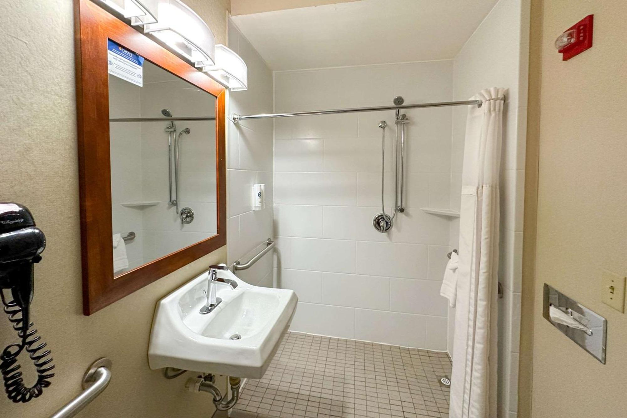 Comfort Inn & Suites Geneva- West Chicago Экстерьер фото