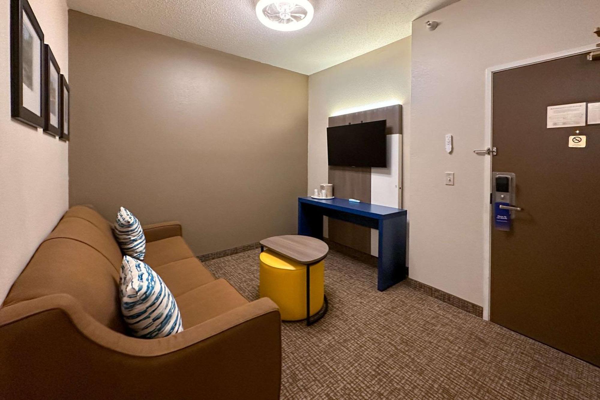 Comfort Inn & Suites Geneva- West Chicago Экстерьер фото