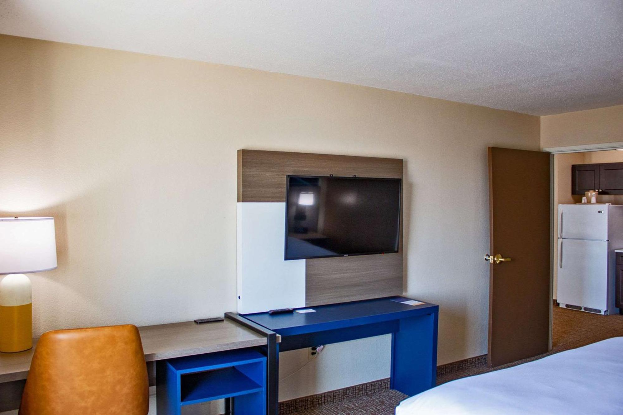 Comfort Inn & Suites Geneva- West Chicago Экстерьер фото